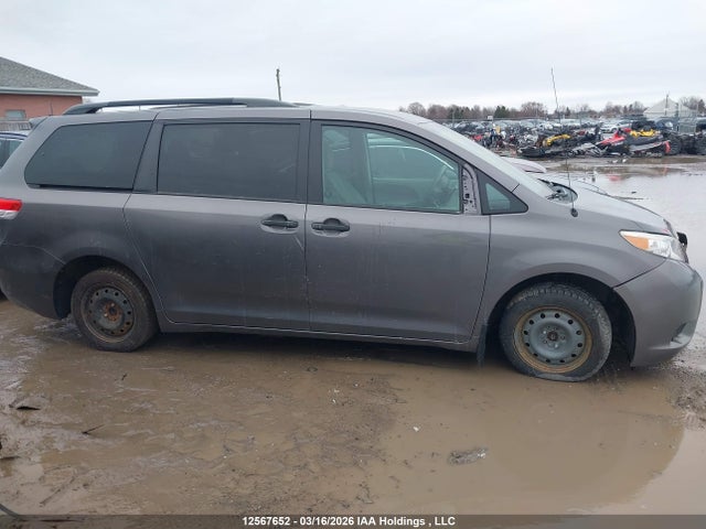 2011 Toyota Sienna მანქანა იყიდება აუქციონზე, vin: 5TDZK3DCXBS150947, აუქციონის ნომერი: 12567652