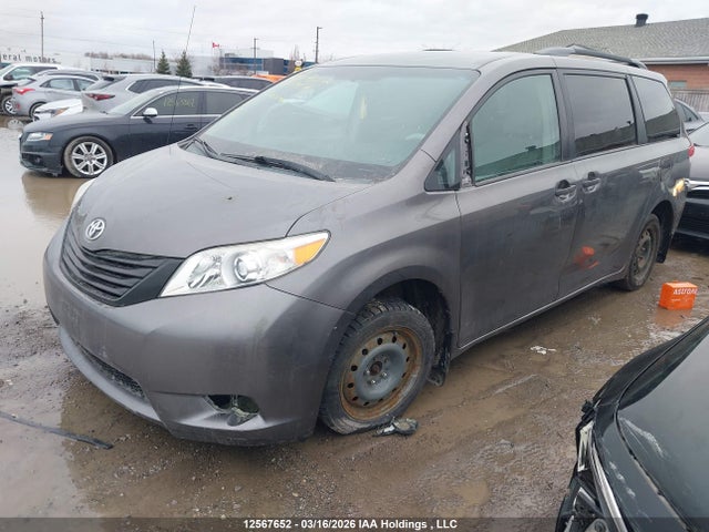 2011 Toyota Sienna მანქანა იყიდება აუქციონზე, vin: 5TDZK3DCXBS150947, აუქციონის ნომერი: 12567652