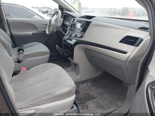 2011 Toyota Sienna მანქანა იყიდება აუქციონზე, vin: 5TDZK3DCXBS150947, აუქციონის ნომერი: 12567652