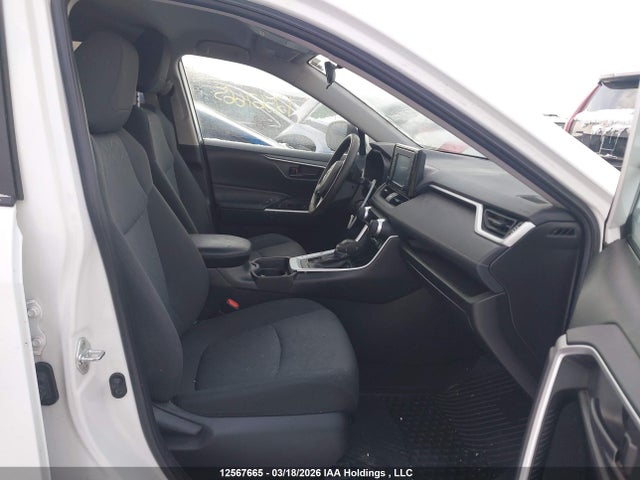 12567665 :رقم المزاد ، 2T3B1RFV3MC217770 vin ، 2021 Toyota Rav4 Le مزاد بيع