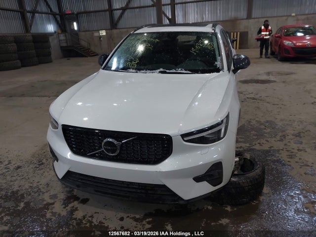 YV4L12UL4R2213073 Volvo Xc40 B5 Plus Dark Theme