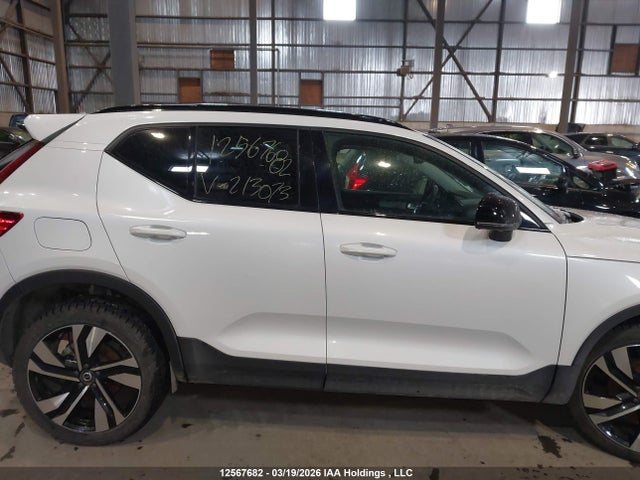 YV4L12UL4R2213073 Volvo Xc40 B5 Plus Dark Theme