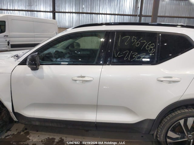 YV4L12UL4R2213073 Volvo Xc40 B5 Plus Dark Theme