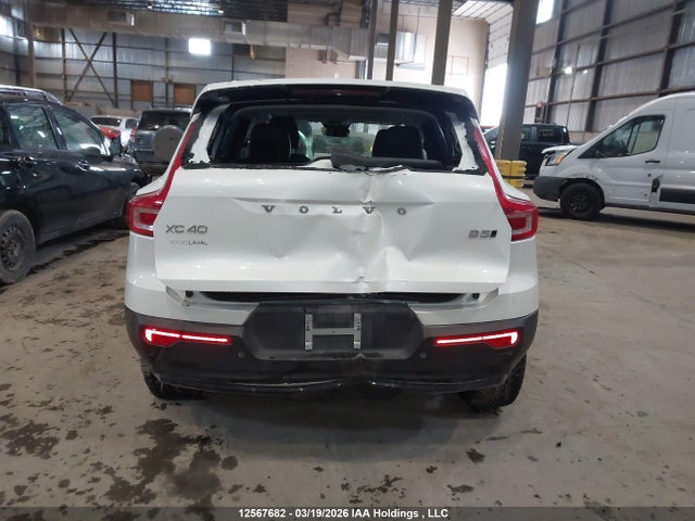 YV4L12UL4R2213073 Volvo Xc40 B5 Plus Dark Theme