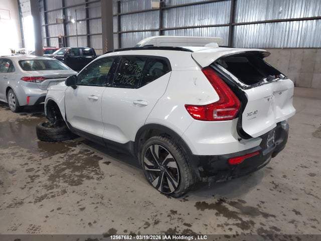 YV4L12UL4R2213073 Volvo Xc40 B5 Plus Dark Theme