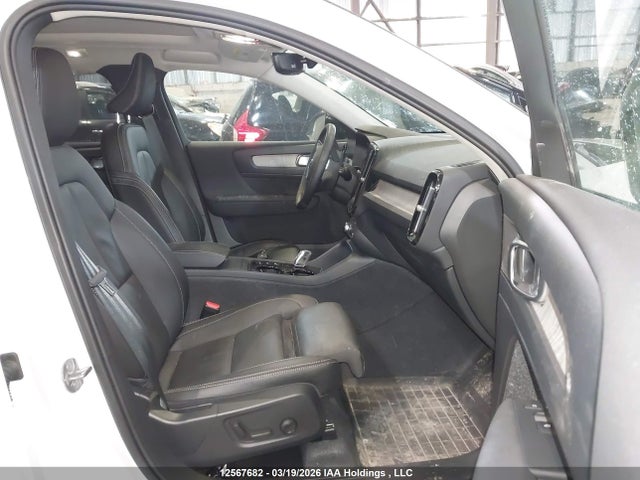 YV4L12UL4R2213073 Volvo Xc40 B5 Plus Dark Theme