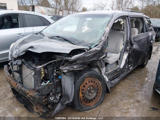 Toyota SIENNA LE 2014 5TDKK3DC8ES424958 Image 2