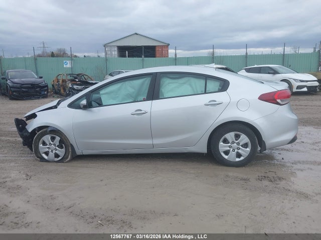 12567767 :رقم المزاد ، 3KPFL4A74HE070625 vin ، 2017 Kia Forte مزاد بيع