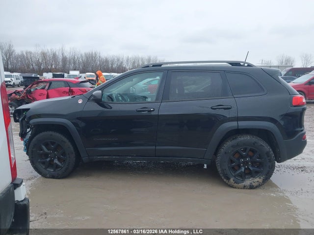 1C4PJMBS2GW328450 Jeep Cherokee Trailhawk
