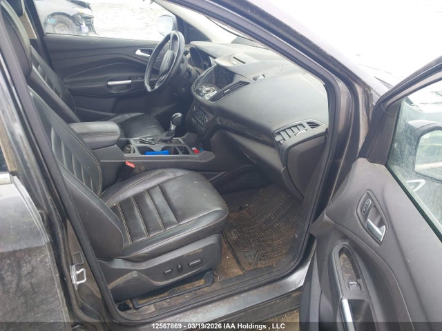 1FMCU9J92HUC29671 Ford Escape Titanium