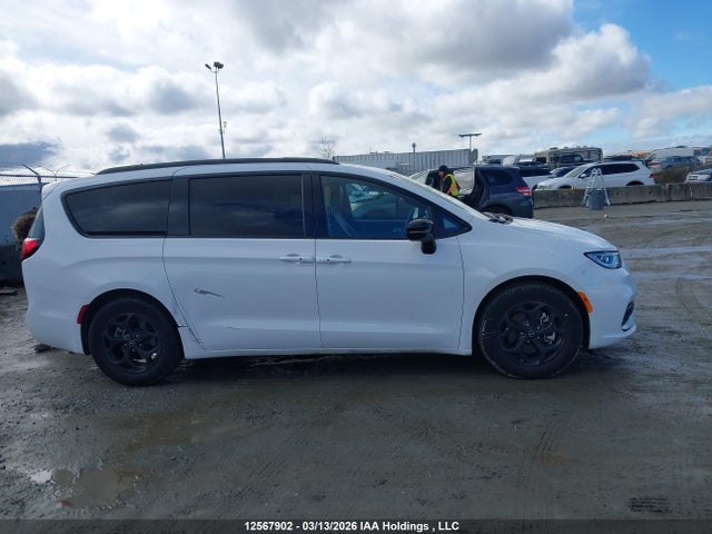Продажа на аукционе авто 2025 Chrysler Pacifica Limited, vin: 2C4RC1GG4SR601668, номер лота: 12567902
