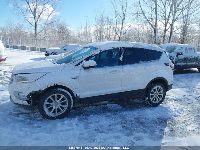 1FMCU9J94HUA26569 Ford Escape Titanium