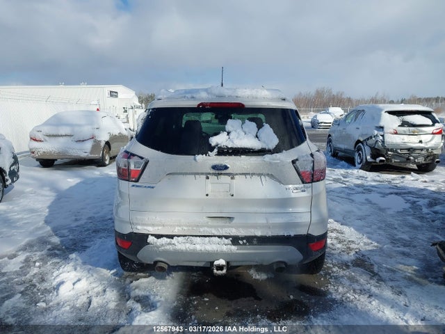 1FMCU9J94HUA26569 Ford Escape Titanium