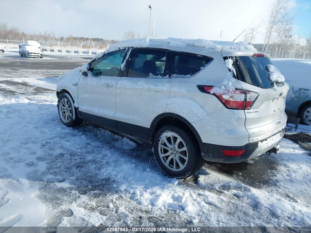 1FMCU9J94HUA26569 Ford Escape Titanium