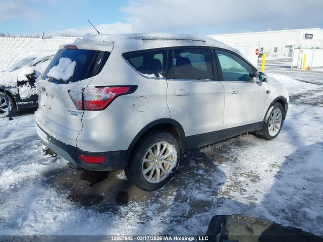 1FMCU9J94HUA26569 Ford Escape Titanium