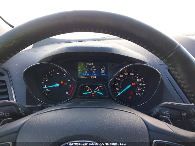 1FMCU9J94HUA26569 Ford Escape Titanium