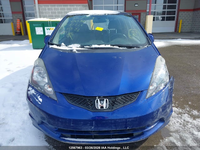 12567963 :رقم المزاد ، LUCGE8H55E3003489 vin ، 2014 Honda Fit Lx مزاد بيع