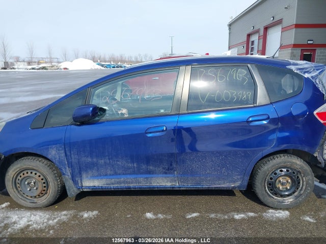 12567963 :رقم المزاد ، LUCGE8H55E3003489 vin ، 2014 Honda Fit Lx مزاد بيع