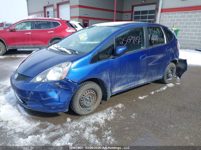 12567963 :رقم المزاد ، LUCGE8H55E3003489 vin ، 2014 Honda Fit Lx مزاد بيع