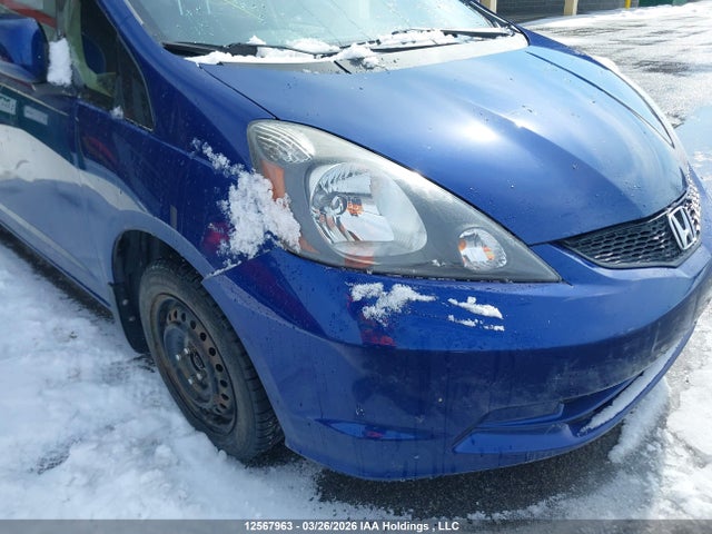 12567963 :رقم المزاد ، LUCGE8H55E3003489 vin ، 2014 Honda Fit Lx مزاد بيع