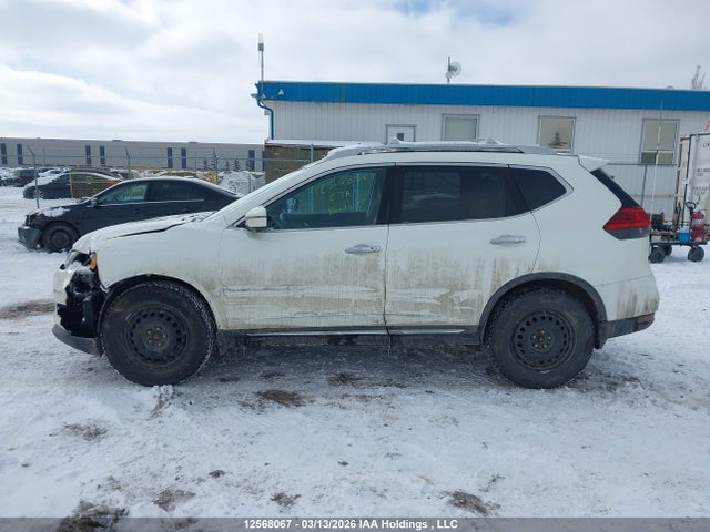 2017 Nissan Rogue Sv/sl მანქანა იყიდება აუქციონზე, vin: 5N1AT2MV1HC734794, აუქციონის ნომერი: 12568067