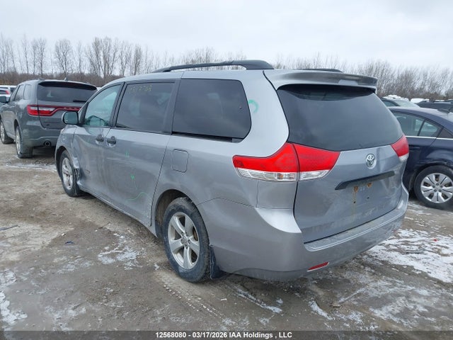 12568080 :رقم المزاد ، 5TDZK3DC8DS342001 vin ، 2013 Toyota Sienna مزاد بيع