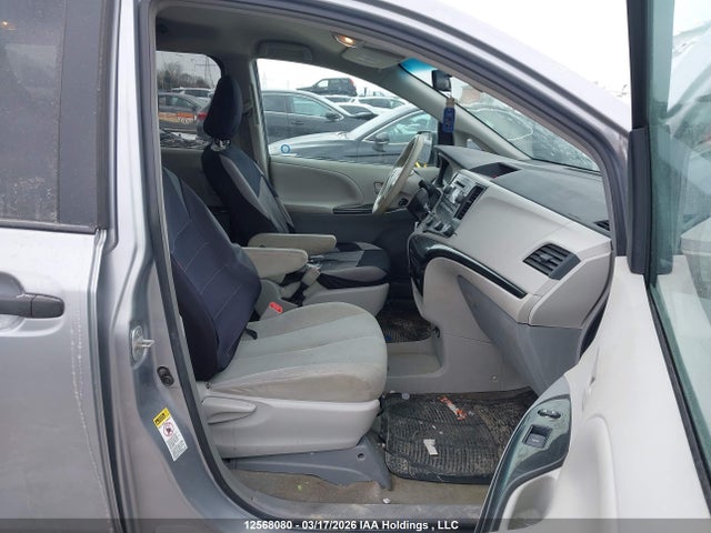 12568080 :رقم المزاد ، 5TDZK3DC8DS342001 vin ، 2013 Toyota Sienna مزاد بيع