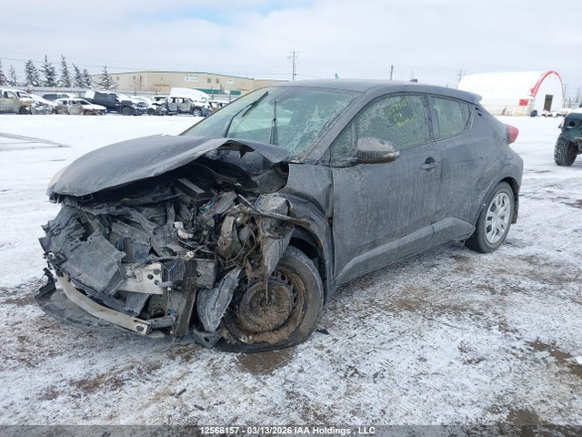 JTNKHMBX8N1130298 Toyota C-HR LE