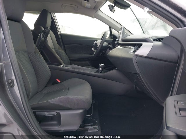 JTNKHMBX8N1130298 Toyota C-HR LE
