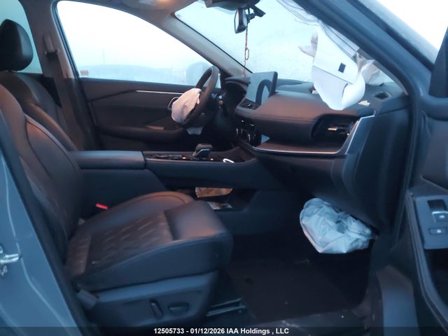 JN8BT3DD7SW470805 Nissan Rogue Platinum