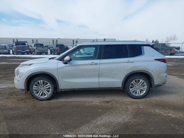 JA4J4UA81NZ602214 Mitsubishi Outlander Se/black Edition