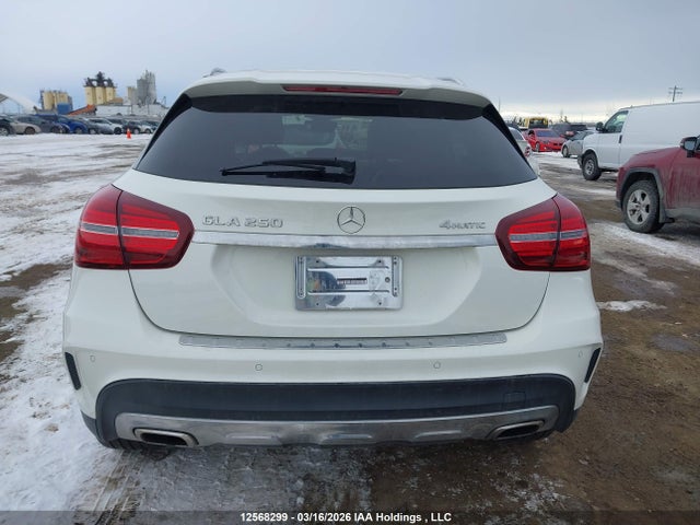 WDCTG4GBXJJ375312 Mercedes-Benz Gla 250 4matic
