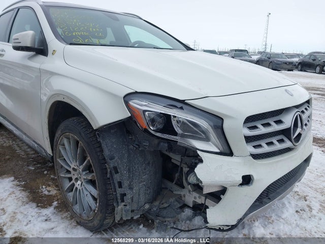 WDCTG4GBXJJ375312 Mercedes-Benz Gla 250 4matic