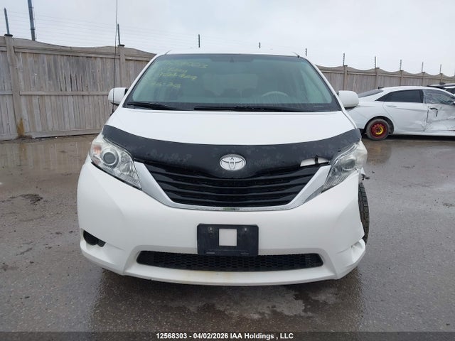 Aukcja sprzedaży 2014 Toyota Sienna Le V6, vin: 5TDKK3DC1ES424929, numer aukcji: 12568303