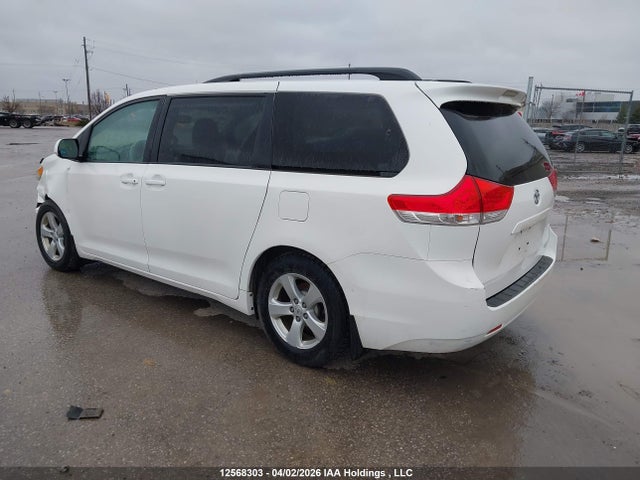 Aukcja sprzedaży 2014 Toyota Sienna Le V6, vin: 5TDKK3DC1ES424929, numer aukcji: 12568303