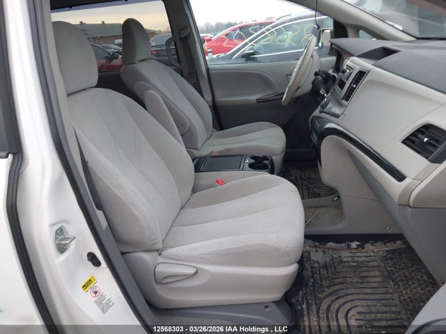 Aukcja sprzedaży 2014 Toyota Sienna Le V6, vin: 5TDKK3DC1ES424929, numer aukcji: 12568303