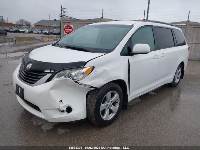 Aukcja sprzedaży 2014 Toyota Sienna Le V6, vin: 5TDKK3DC1ES424929, numer aukcji: 12568303
