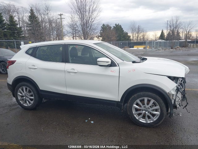 JN1BJ1AV8MW312014 Nissan Qashqai S