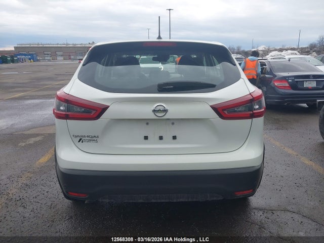 JN1BJ1AV8MW312014 Nissan Qashqai S