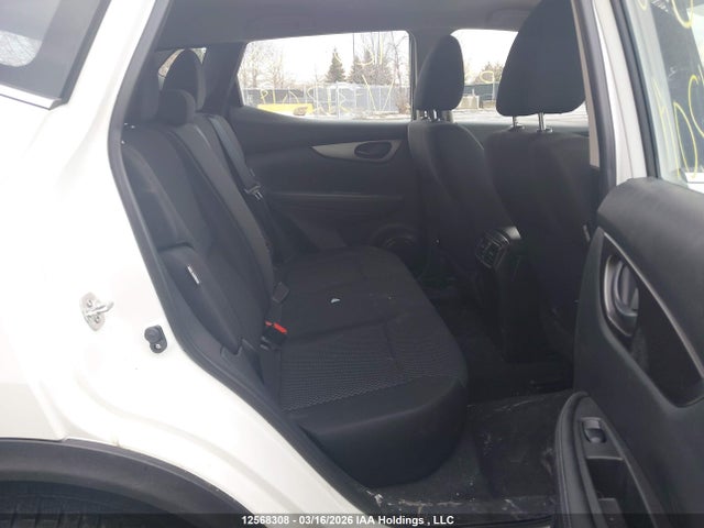 JN1BJ1AV8MW312014 Nissan Qashqai S
