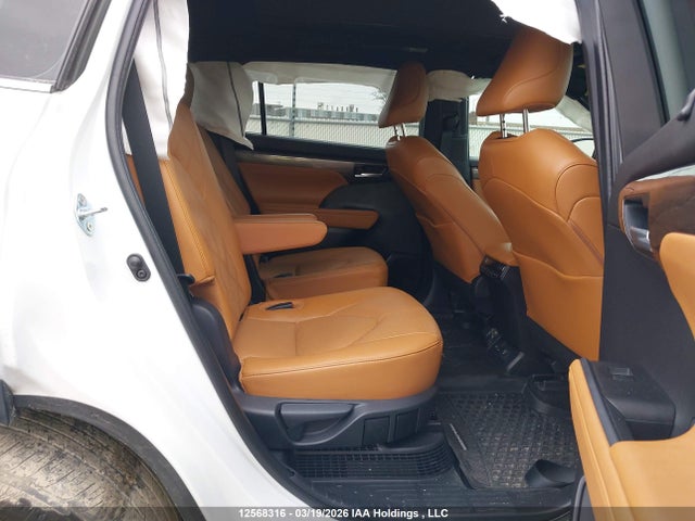 Продаж на аукціоні авто 2025 Toyota Highlander, vin: 5TDEBRCH2SS662233, номер лоту: 12568316