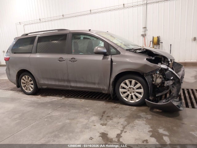 2017 Toyota Sienna Le 7 Passenger მანქანა იყიდება აუქციონზე, vin: 5TDJZ3DC4HS168989, აუქციონის ნომერი: 12568346