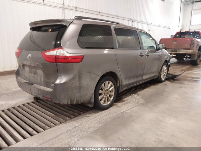 2017 Toyota Sienna Le 7 Passenger მანქანა იყიდება აუქციონზე, vin: 5TDJZ3DC4HS168989, აუქციონის ნომერი: 12568346