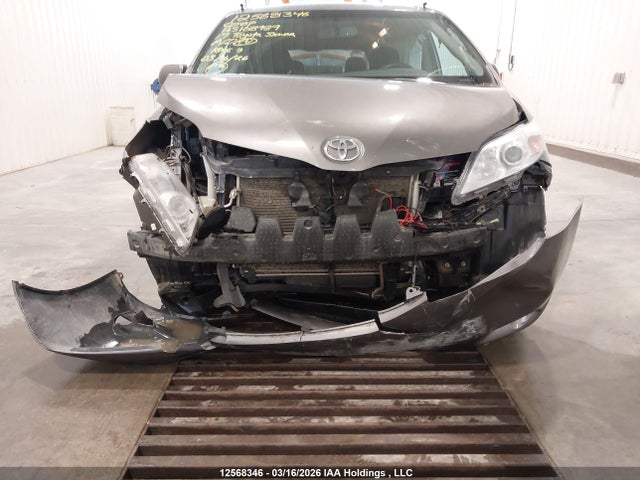 2017 Toyota Sienna Le 7 Passenger მანქანა იყიდება აუქციონზე, vin: 5TDJZ3DC4HS168989, აუქციონის ნომერი: 12568346