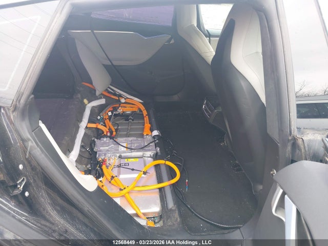 Продажа на аукционе авто 2015 Tesla Model S 70d, vin: 5YJSA1S21FF087444, номер лота: 12568449