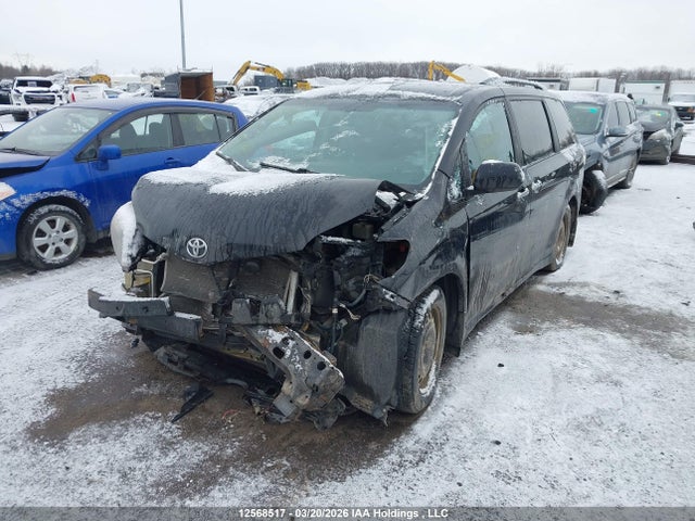 5TDXZ3DCXHS776283 Toyota SIENNA SE