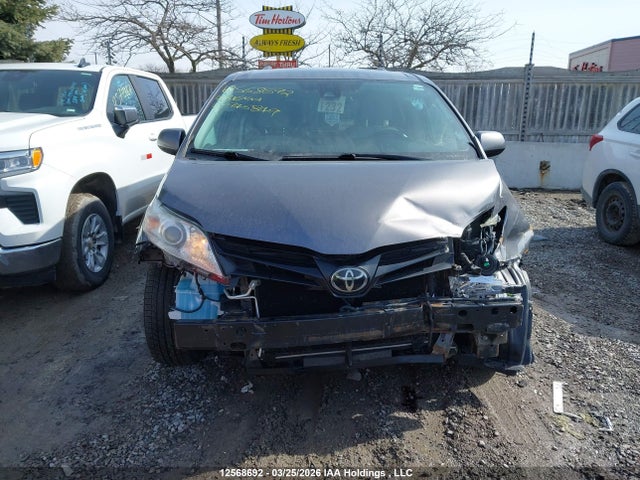 Aukcja sprzedaży 2018 Toyota Sienna 7-passenger, vin: 5TDZZ3DC5JS945849, numer aukcji: 12568692
