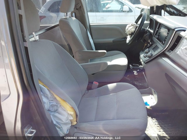 Aukcja sprzedaży 2018 Toyota Sienna 7-passenger, vin: 5TDZZ3DC5JS945849, numer aukcji: 12568692