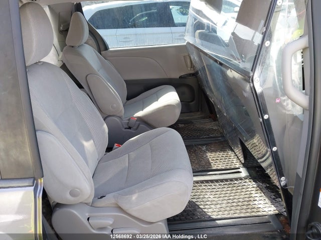Aukcja sprzedaży 2018 Toyota Sienna 7-passenger, vin: 5TDZZ3DC5JS945849, numer aukcji: 12568692