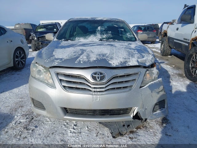 12568696 :رقم المزاد ، 4T1BF3EK1AU079428 vin ، 2010 Toyota Camry Le مزاد بيع
